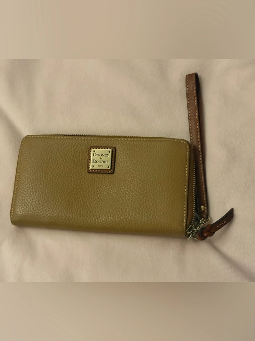 Dooney & Bourke Pebble Grain Folded Zip Wristlet - tan - Picture 1 of 6
